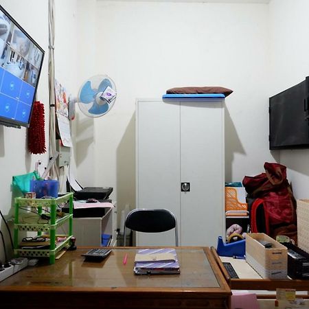 Reddoorz Near Living Plaza Purwokerto Hotel Ngoại thất bức ảnh