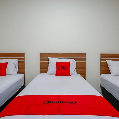 Reddoorz Near Living Plaza Purwokerto Hotel Ngoại thất bức ảnh