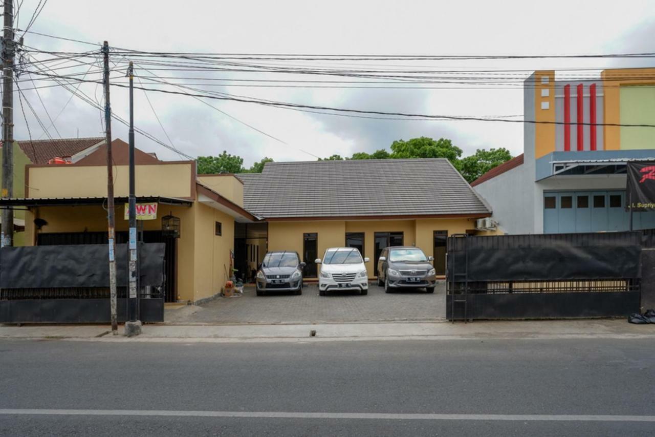 Reddoorz Near Living Plaza Purwokerto Hotel Ngoại thất bức ảnh