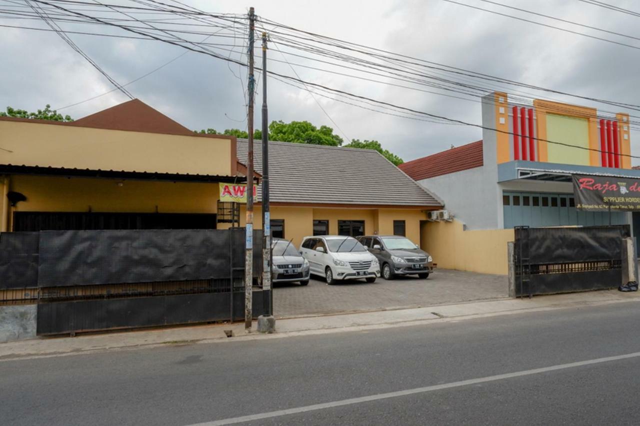 Reddoorz Near Living Plaza Purwokerto Hotel Ngoại thất bức ảnh