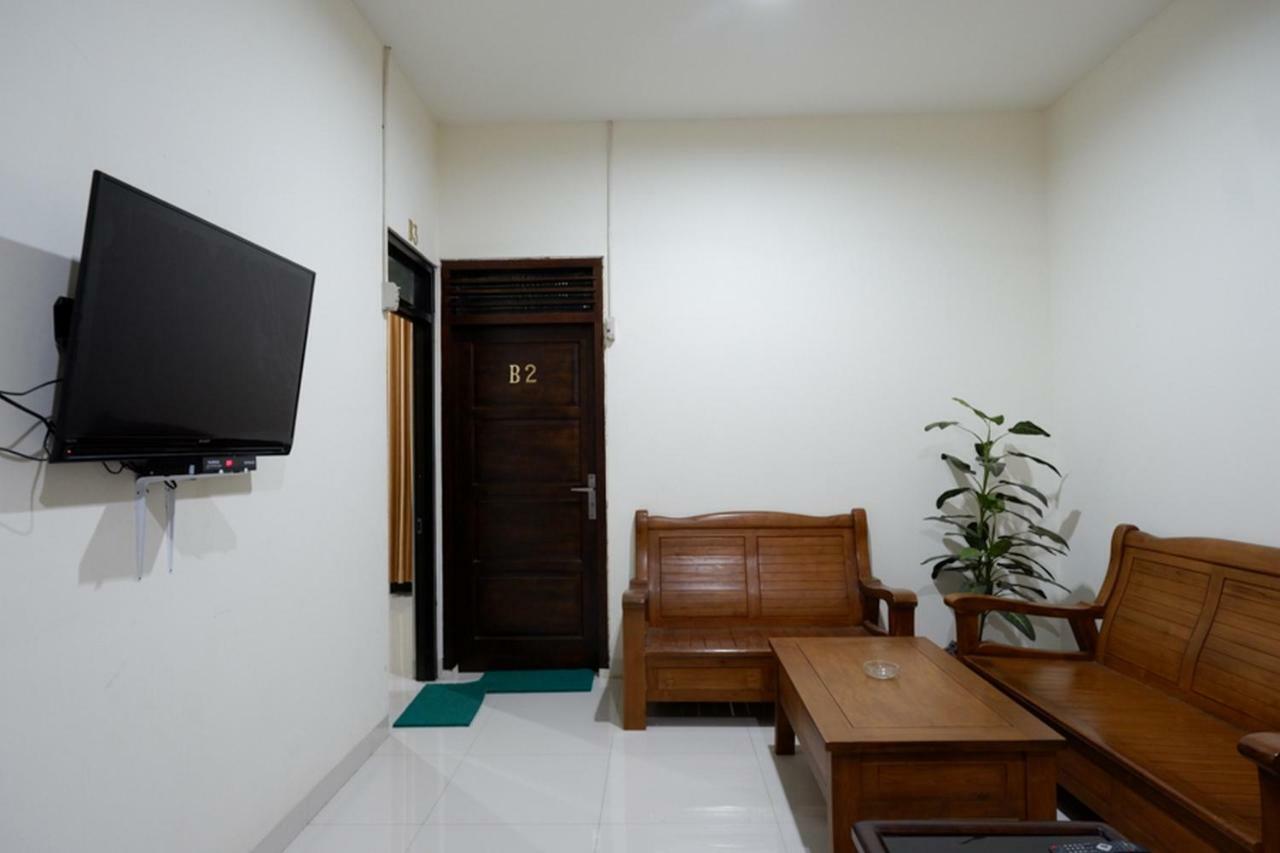 Reddoorz Near Living Plaza Purwokerto Hotel Ngoại thất bức ảnh