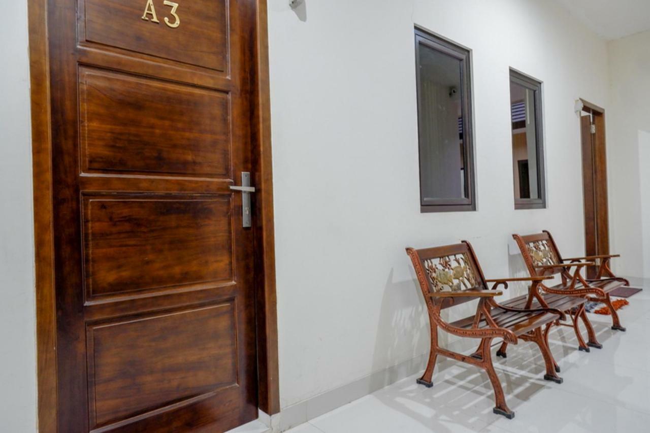 Reddoorz Near Living Plaza Purwokerto Hotel Ngoại thất bức ảnh
