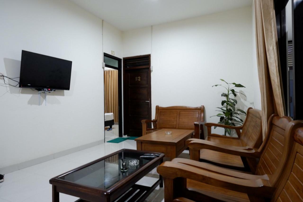 Reddoorz Near Living Plaza Purwokerto Hotel Ngoại thất bức ảnh