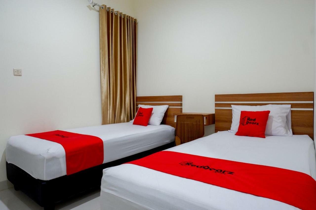Reddoorz Near Living Plaza Purwokerto Hotel Ngoại thất bức ảnh