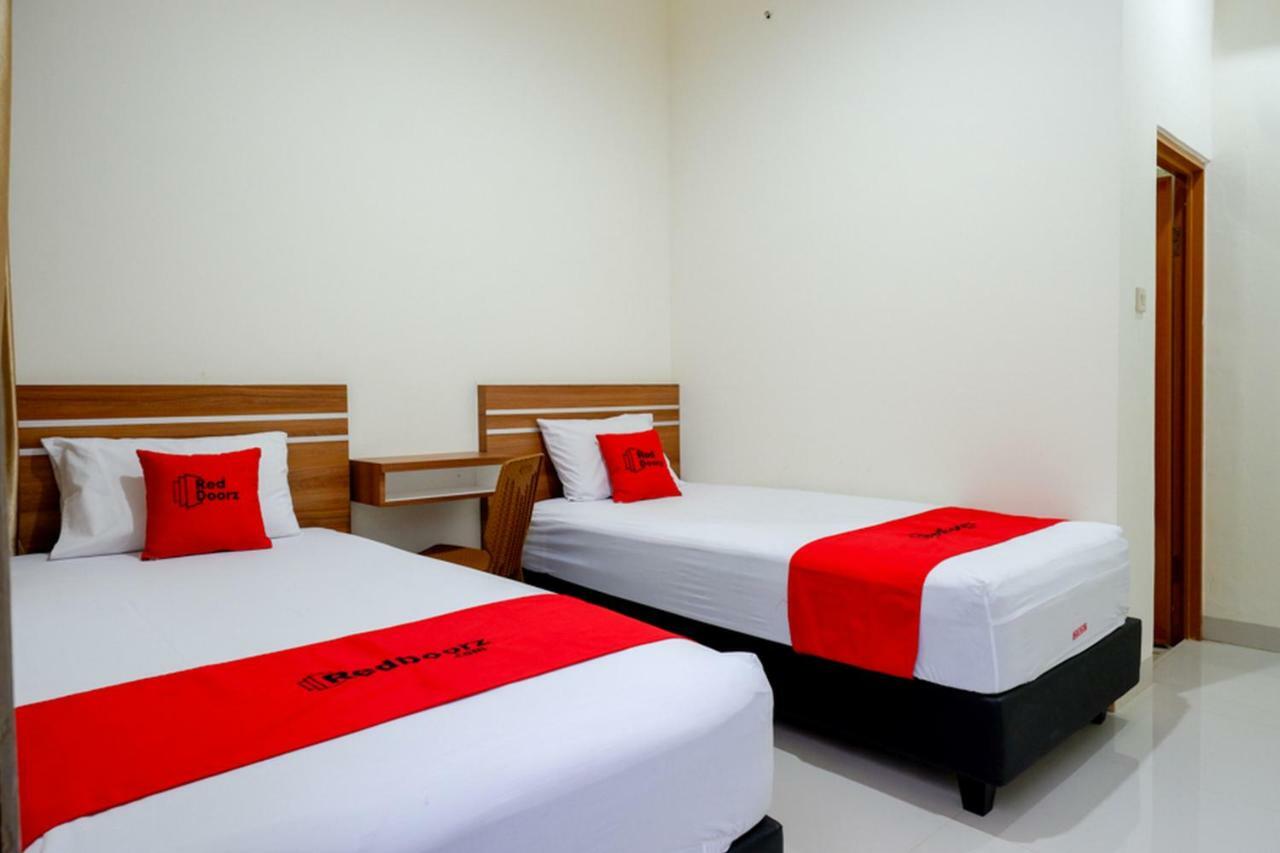 Reddoorz Near Living Plaza Purwokerto Hotel Ngoại thất bức ảnh