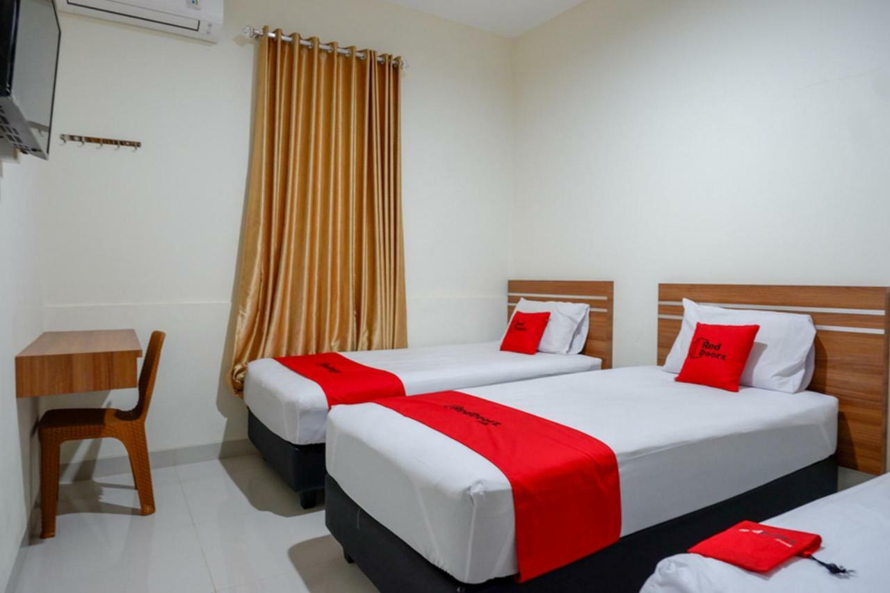 Reddoorz Near Living Plaza Purwokerto Hotel Ngoại thất bức ảnh