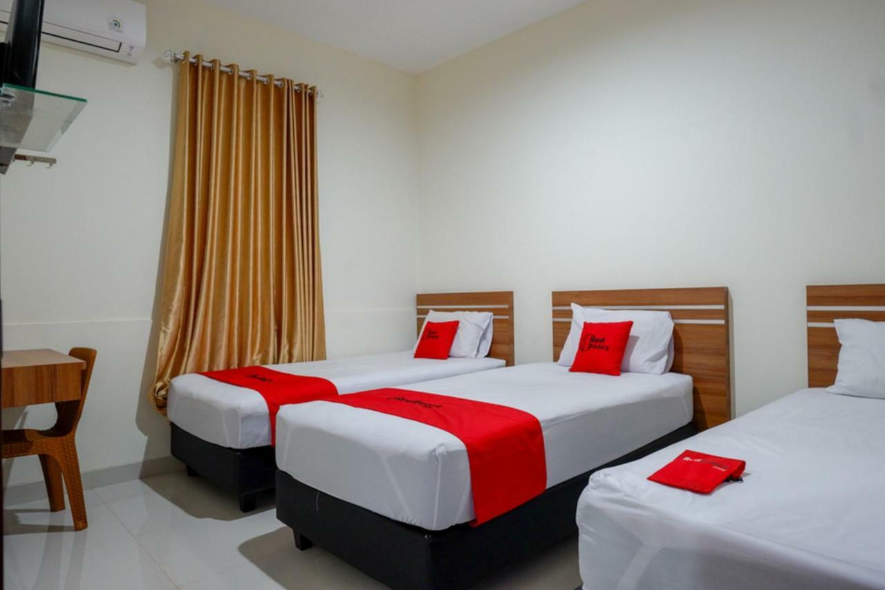 Reddoorz Near Living Plaza Purwokerto Hotel Ngoại thất bức ảnh